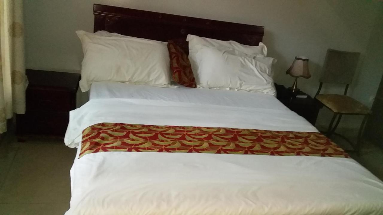 Random Park Hotel 基加利 外观 照片